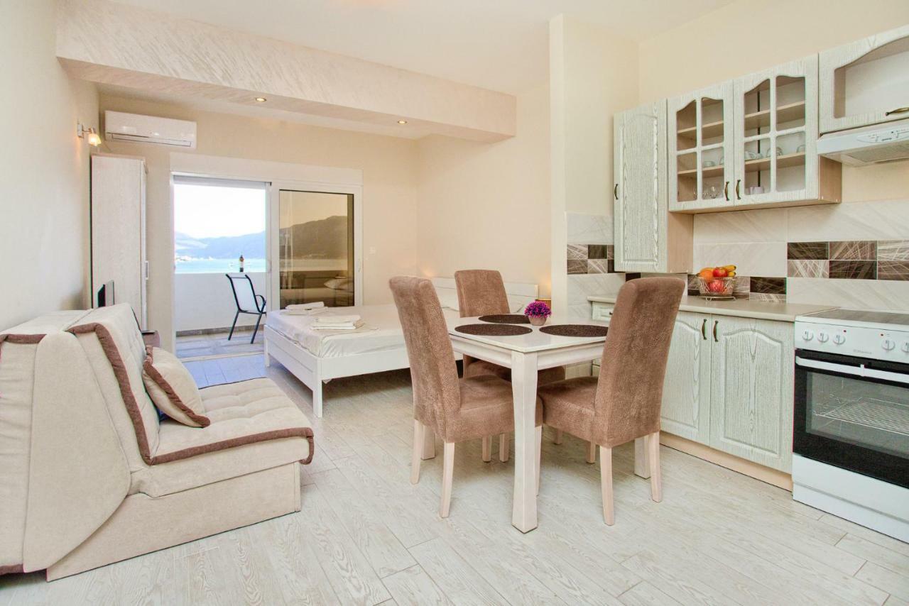 Sea Star Luxury Apartment โกตอร์ ภายนอก รูปภาพ